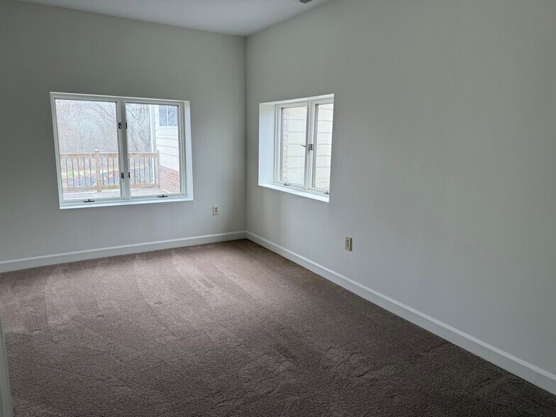 Bedroom 5 - 18020 Edwards Ferry Rd