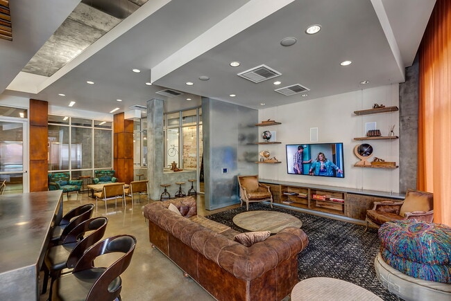 Building Photo - Form 15