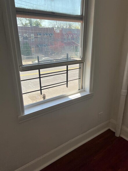 Bedroom 3 - 2879 Randall Ave