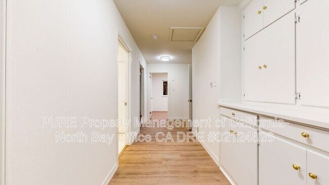 Building Photo - 2450 Grosse Ave