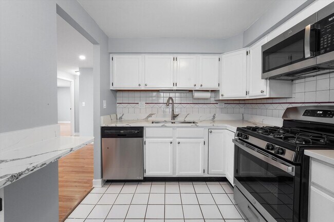Building Photo - 1323 Wakeby Ln