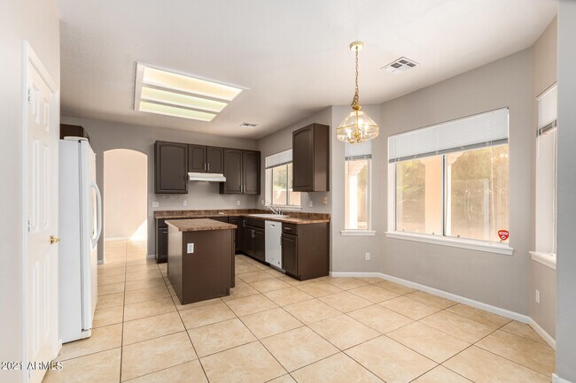 Building Photo - 4551 E Desert Trumpet Rd