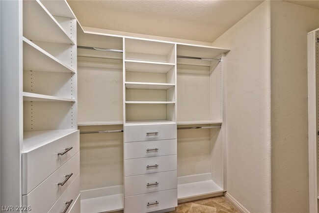 Building Photo - 863 Elmstone Pl