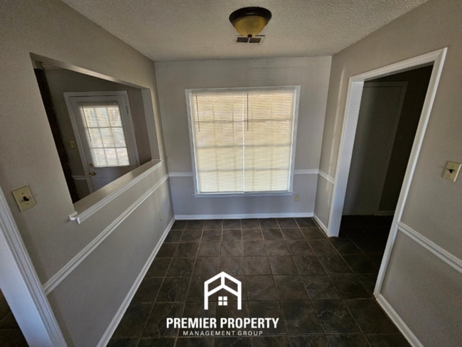 Building Photo - 6617 Rocky Park Dr