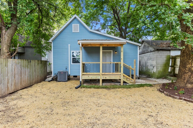 Building Photo - 317 Ross Ave