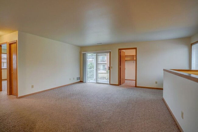 Building Photo - 261-267 Meadowside Dr