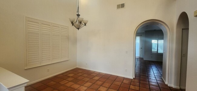 Building Photo - Beautiful 4 Bedroom 2.5 Bathroom Home on Large Lot in Elk Grove