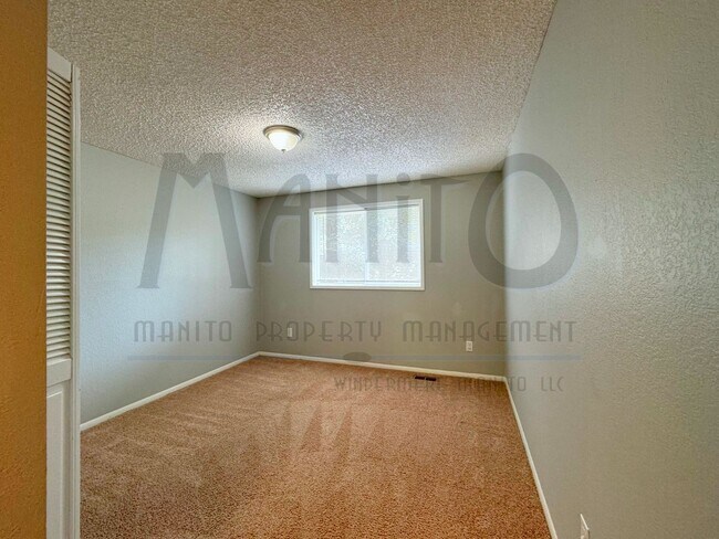 Building Photo - *COMING SOON* Entertainer's Delight - Spra...