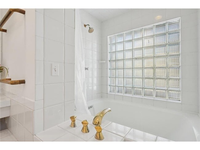 Building Photo - 1721 Humboldt Ave S