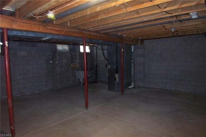 Building Photo - 888 E Caston Rd
