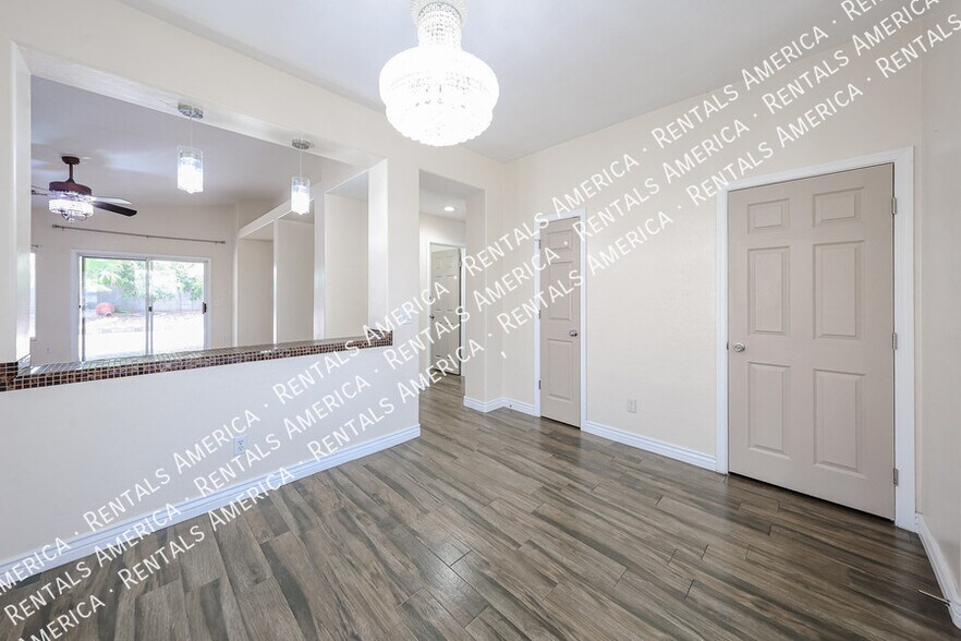 Building Photo - 15428 W Mauna Loa Ln