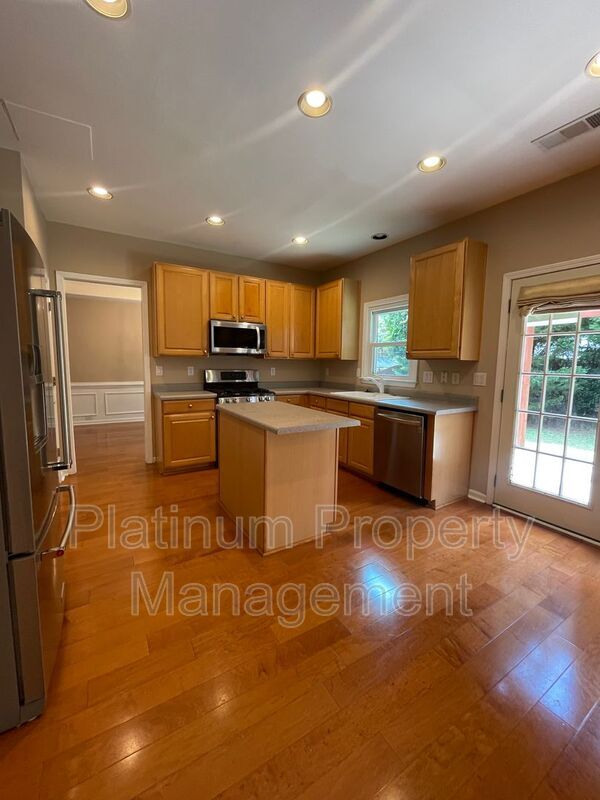 Building Photo - 4916 Durley Ln SE