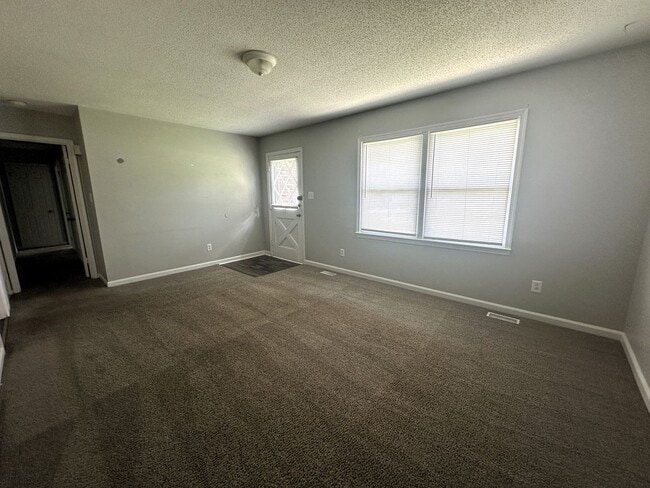 Building Photo - Northeast Raleigh 3 bedroom gem!