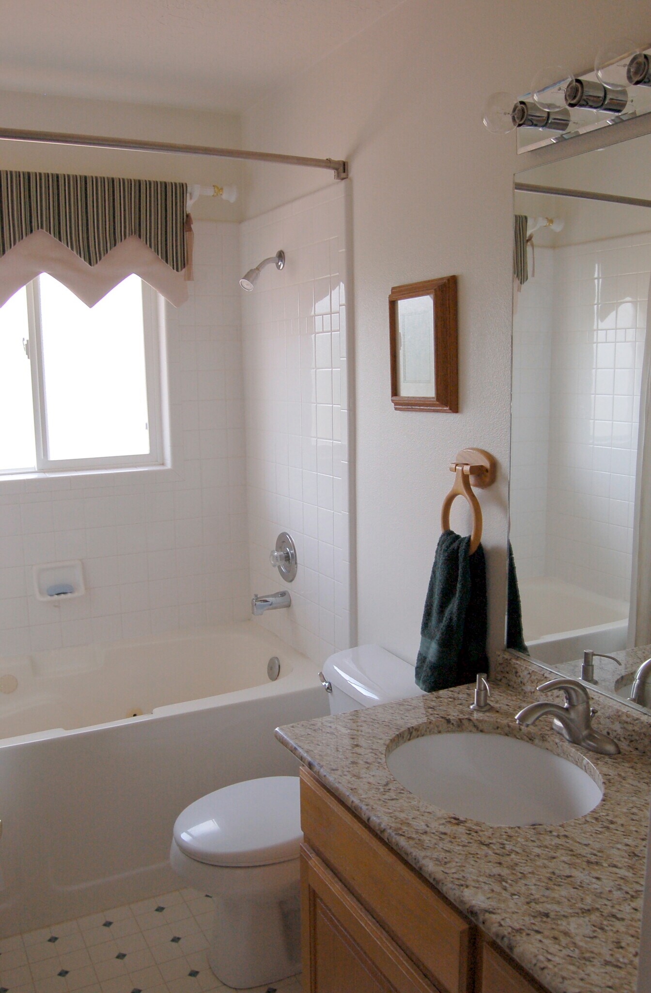Main Bathroom - 454 E 800 N