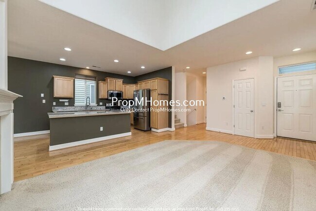 Building Photo - Spacious Three Bedroom Home on Bull Mountain - Gated Street!