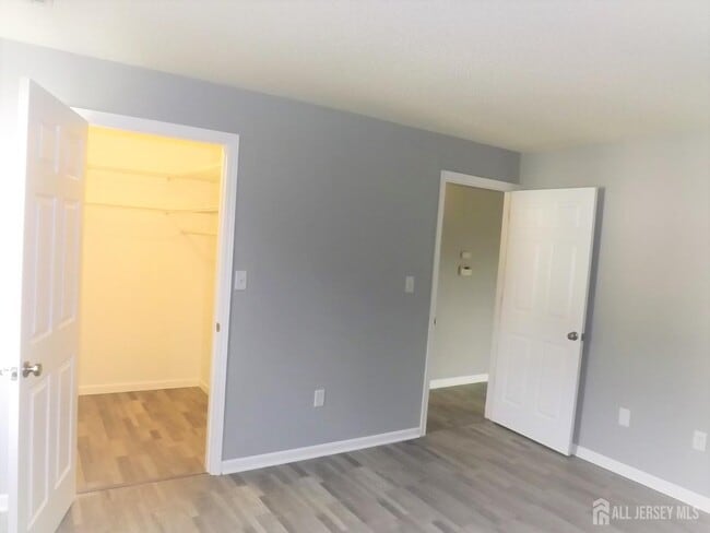 Building Photo - 5023 Ravens Crest Dr