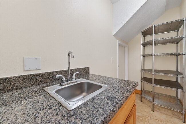 Building Photo - 16117 Singapore Ln