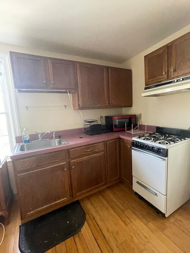 Primary Photo - 113 Elmwood Ave
