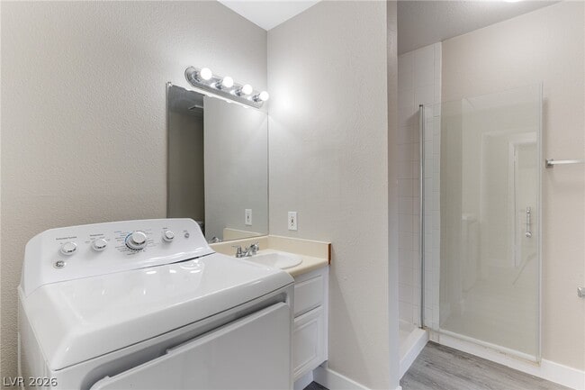 Building Photo - 830 N Sloan Ln