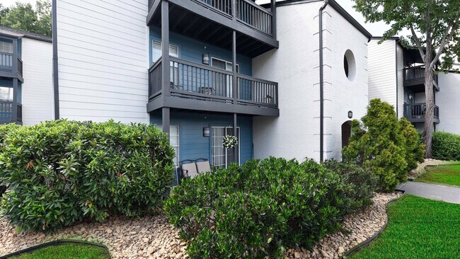 Building Photo - 101 Brixworth Ln