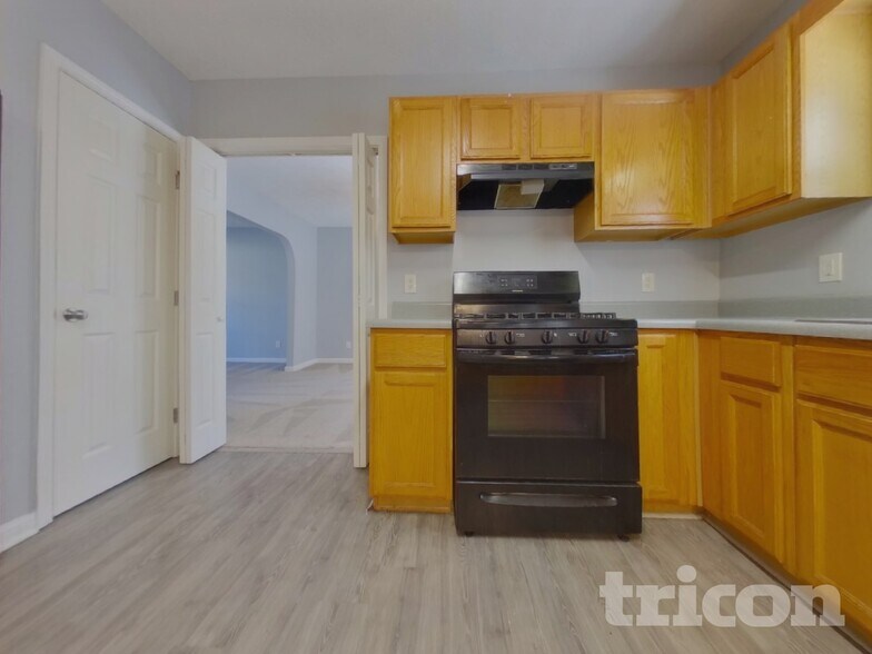 Building Photo - 291 Crestworth Crossing