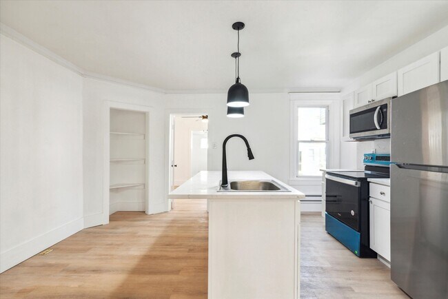 Building Photo - 6611 N 20th St