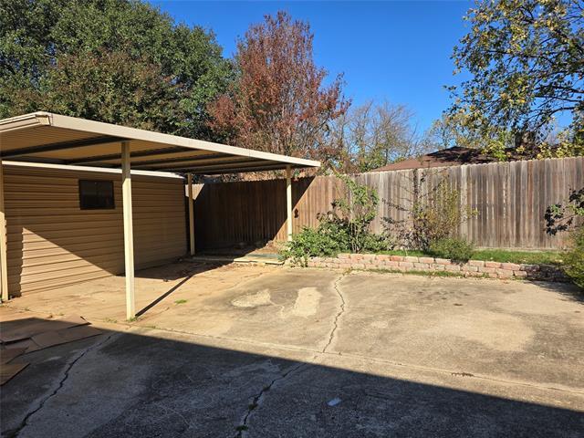 Building Photo - 2822 Oak Forest Dr