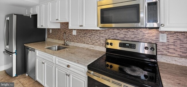 Building Photo - 483 Arwell Ct