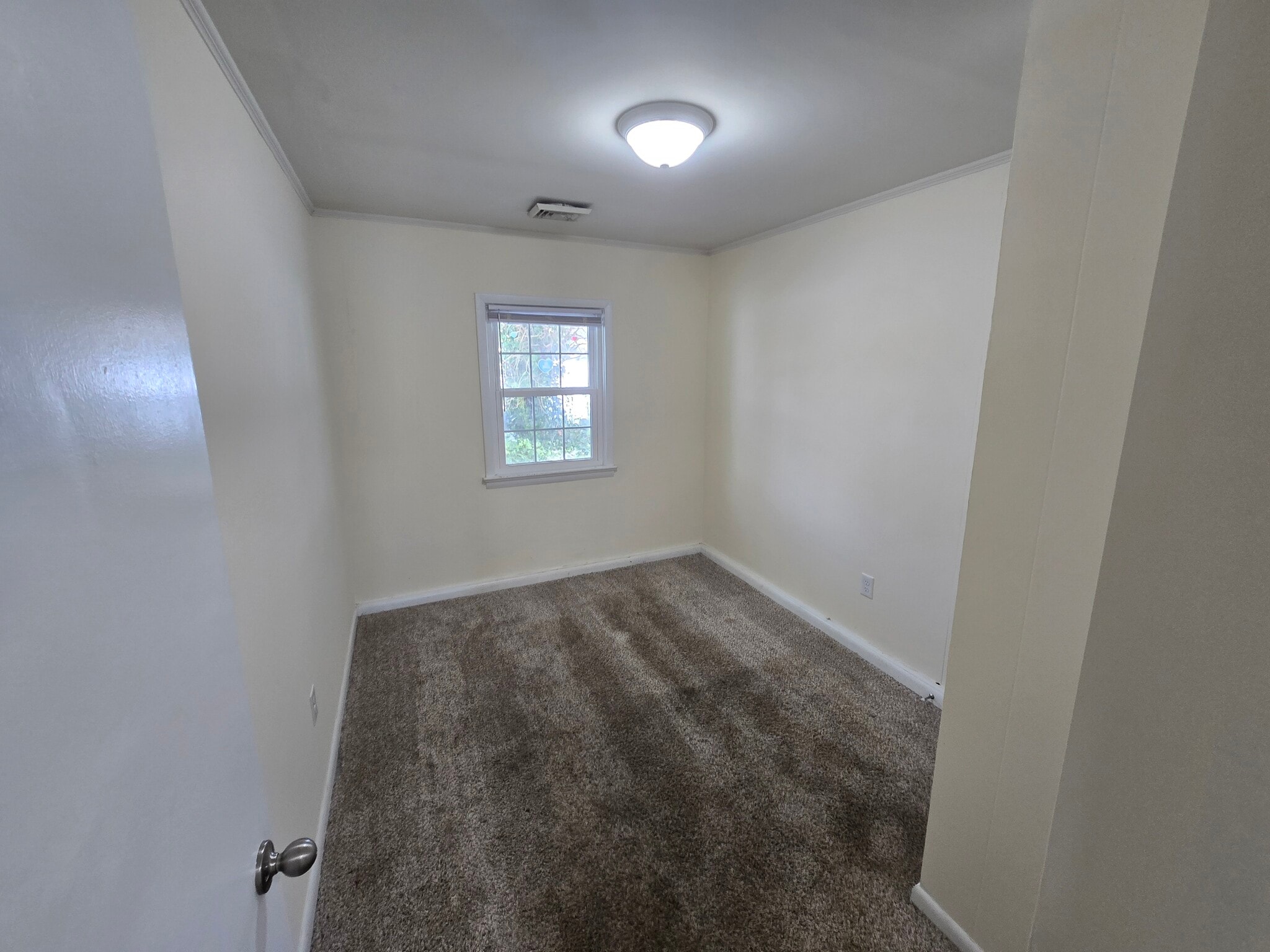 Building Photo - 146 Carver St