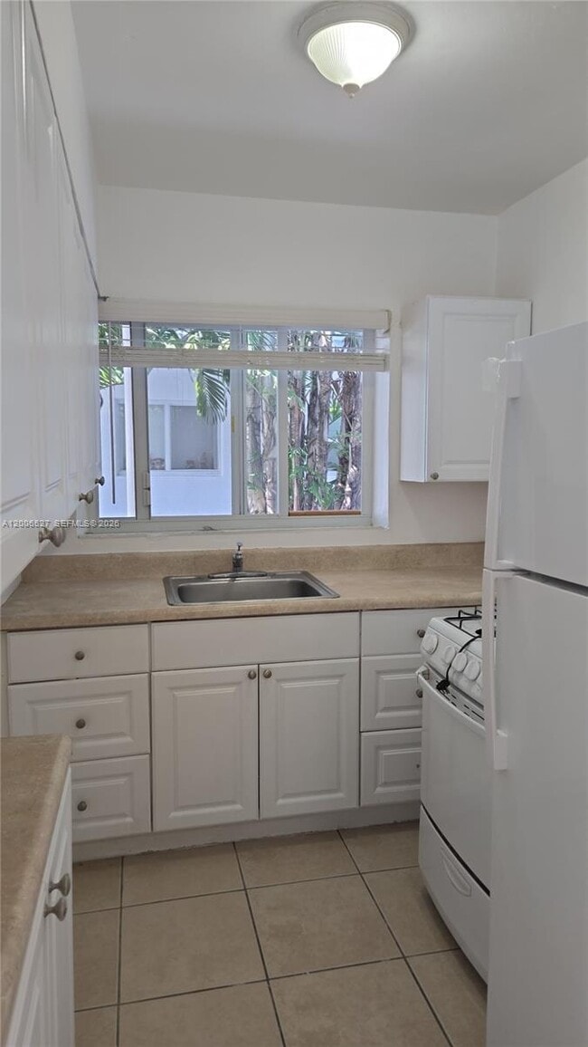 Building Photo - 9473 Abbott Ave