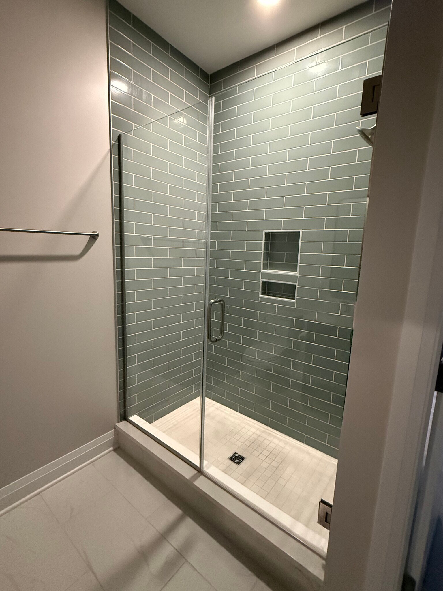 Building Photo - 6633 Dale Dr