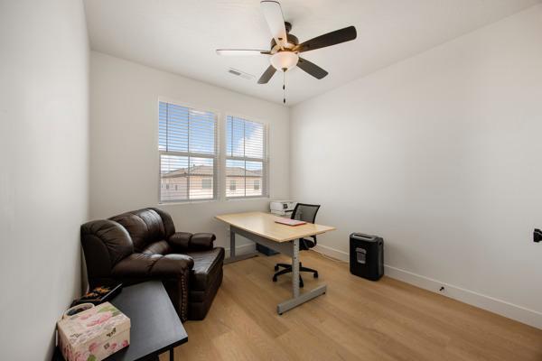Building Photo - 672 W Cyn Pne Dr