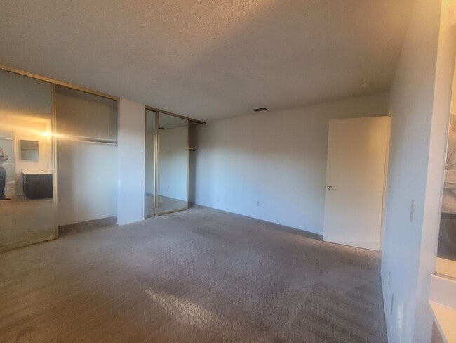 Building Photo - Rosemont area home/great access to Hwy 50