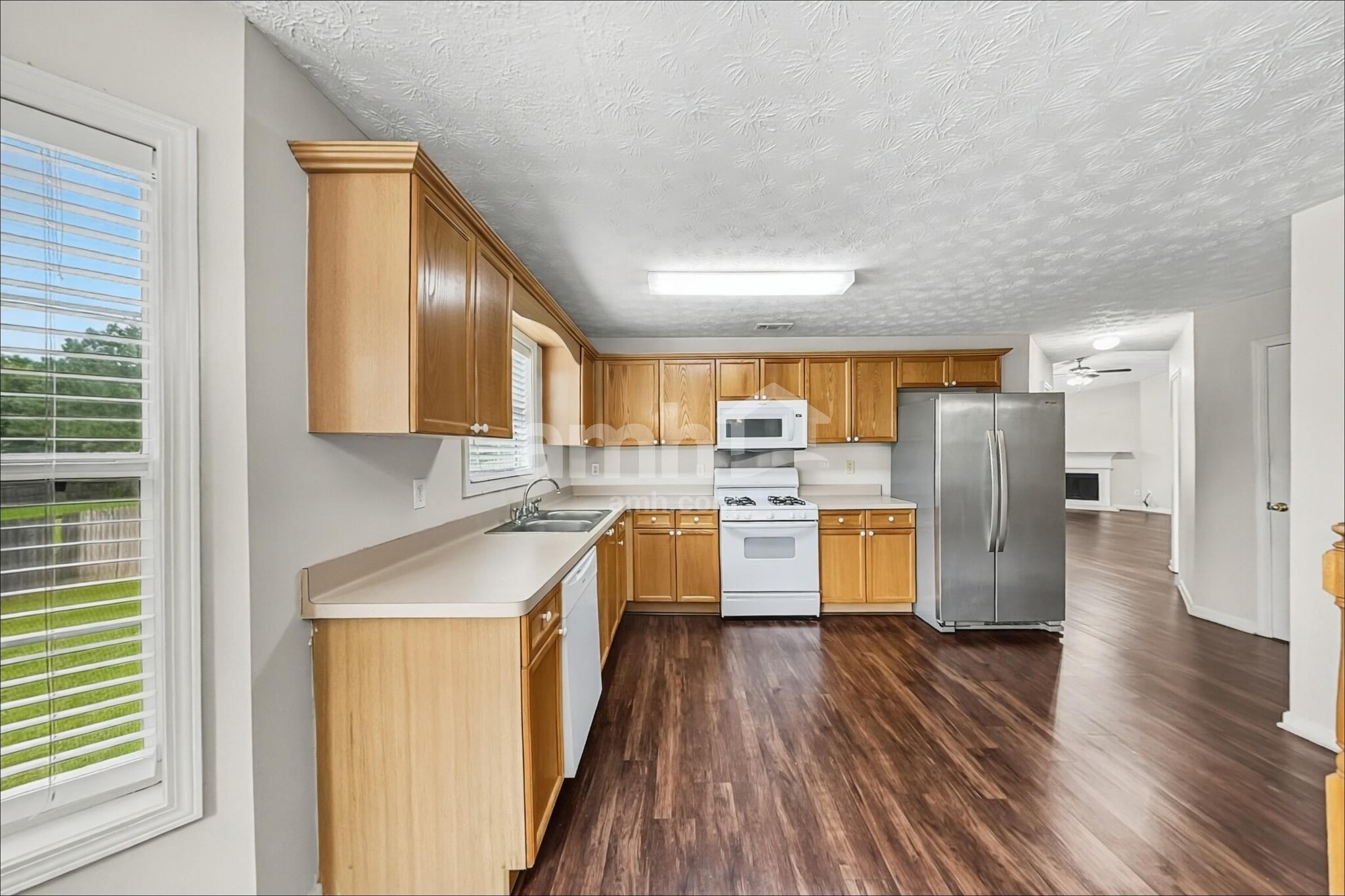 Building Photo - 1552 Armende Cir