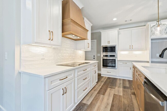 Building Photo - Spacious 4Br 235 Ba  open concept home with Private 2 Car garage