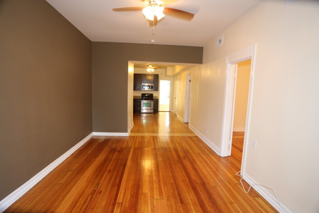 Building Photo - 2031 W Moffat St