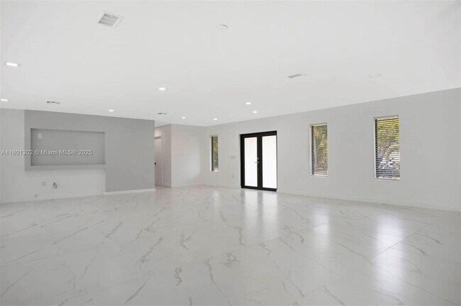 Building Photo - 17701 SW 92nd Ct