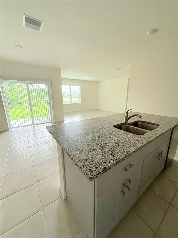 Building Photo - 368 Conway Ave