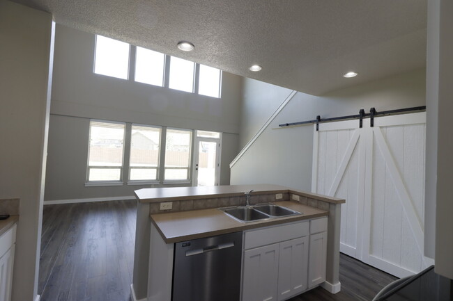 Building Photo - Charming 3-Bedroom Home with Designer Touc...