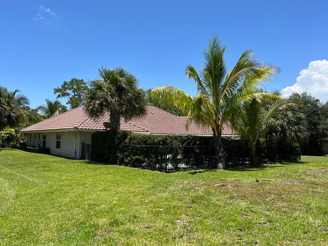 Building Photo - 6593 Serena Ln
