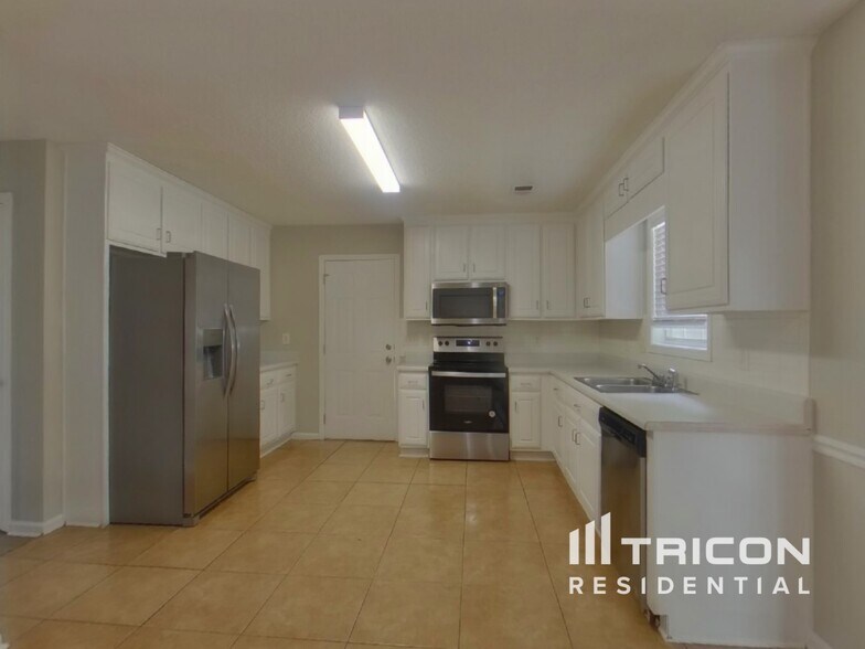 Building Photo - 134 Hunters Chase