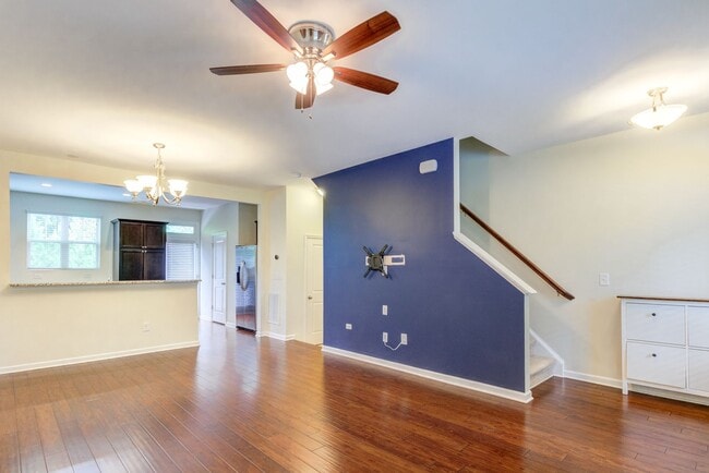 Building Photo - Townhome minutes from Lenovo Center: Available September 10th