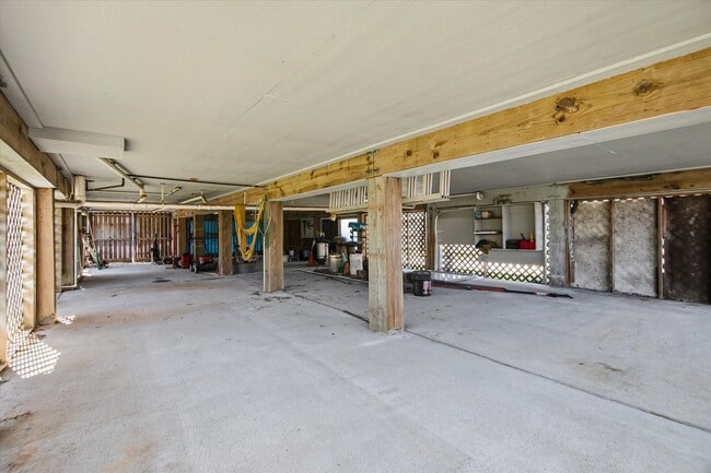 Building Photo - 1618 Bayou Shore Dr