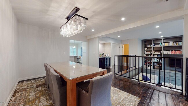 Building Photo - 360 S Orange Grove Blvd