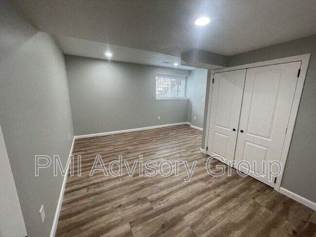 Building Photo - 7416 SW 27th St