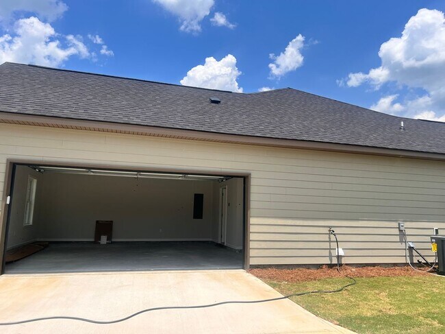 Building Photo - 8024 English Ivy Ct