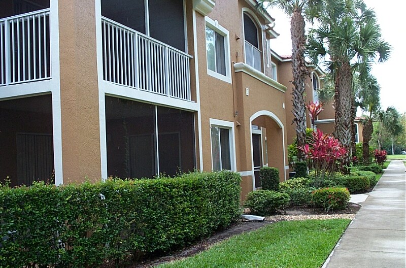 Building Photo - 1865 Florida Club Dr