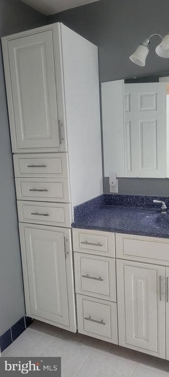 Building Photo - 2133 Hallmark Dr