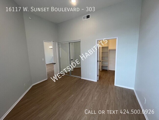 Building Photo - 16117 W Sunset Blvd