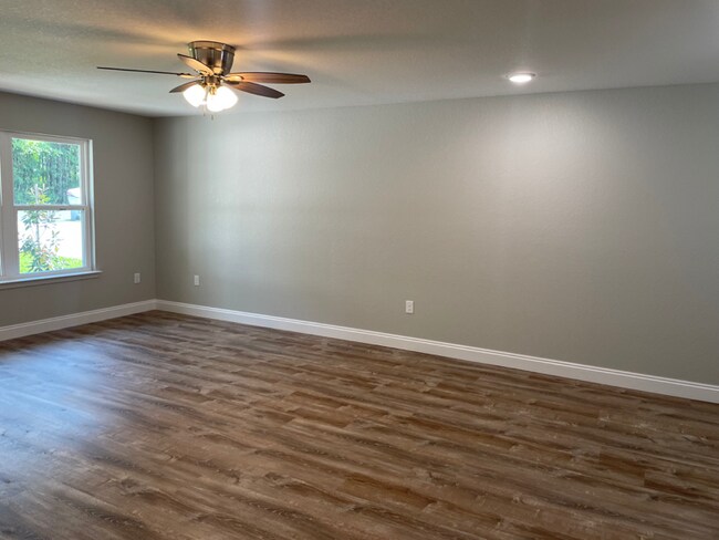 Building Photo - 6868 Trailride N